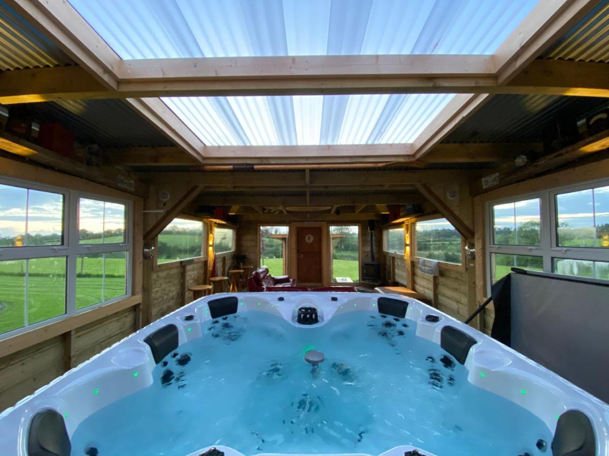 Sleeps 12 Hot Tub Sauna Cinema Pets Welcome Enniskillen Ngoại thất bức ảnh