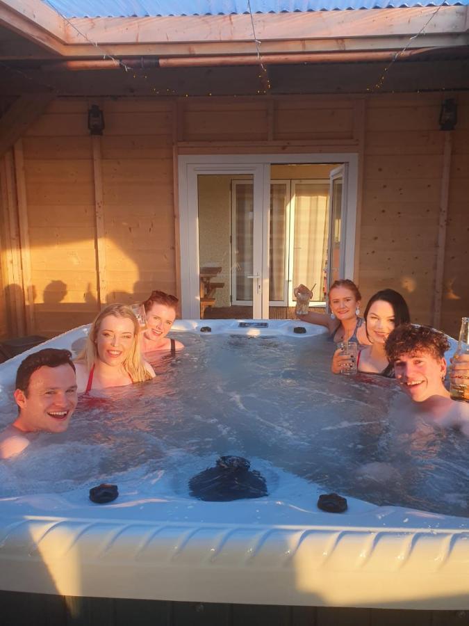 Sleeps 12 Hot Tub Sauna Cinema Pets Welcome Enniskillen Ngoại thất bức ảnh